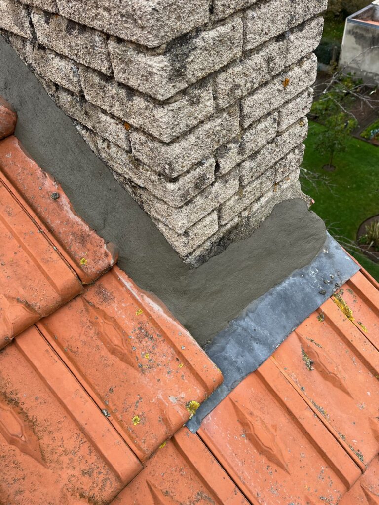 reprise des ciments de cheminée au Mans avec Sarthe Toiture